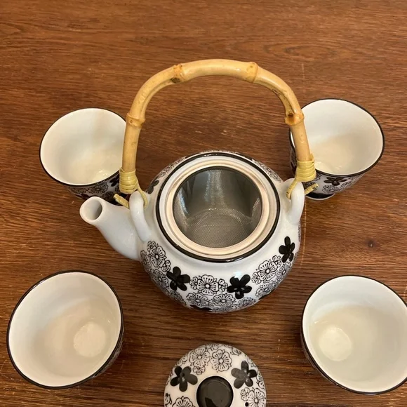 Porcelain Tea Set: Teapot + 4 Cups – Black & White Floral, Bamboo Marked KAFU”